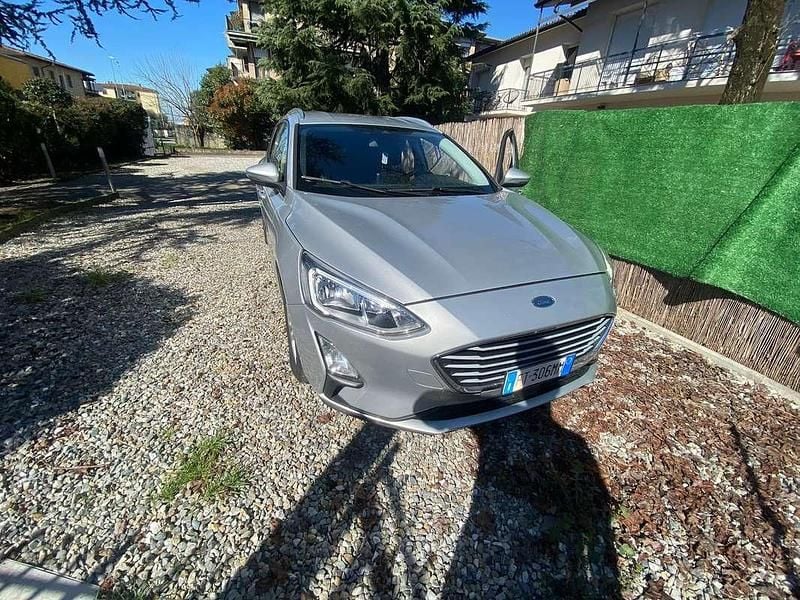 Usata Ford Focus 120 CV (88 kW) 2019 Argento Station wagon