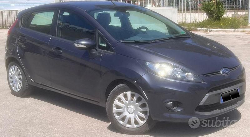 Usata Ford Fiesta 68 CV (50 kW) 2010 Blu Utilitaria