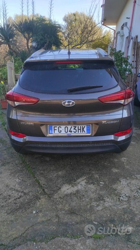 Usata Hyundai Tucson 116 CV (85 kW) 2016 Grigio SUV