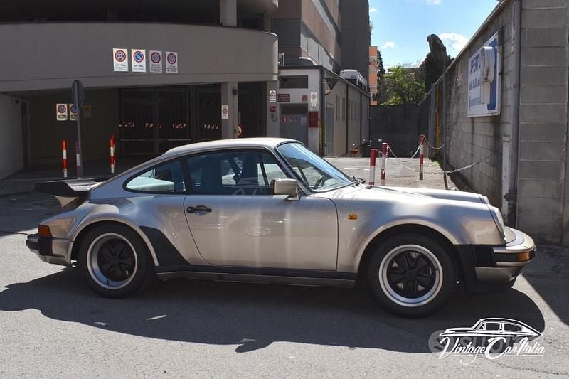 Usata Porsche 930 Turbo 300 CV (220 kW) 1985 Marrone Coupé