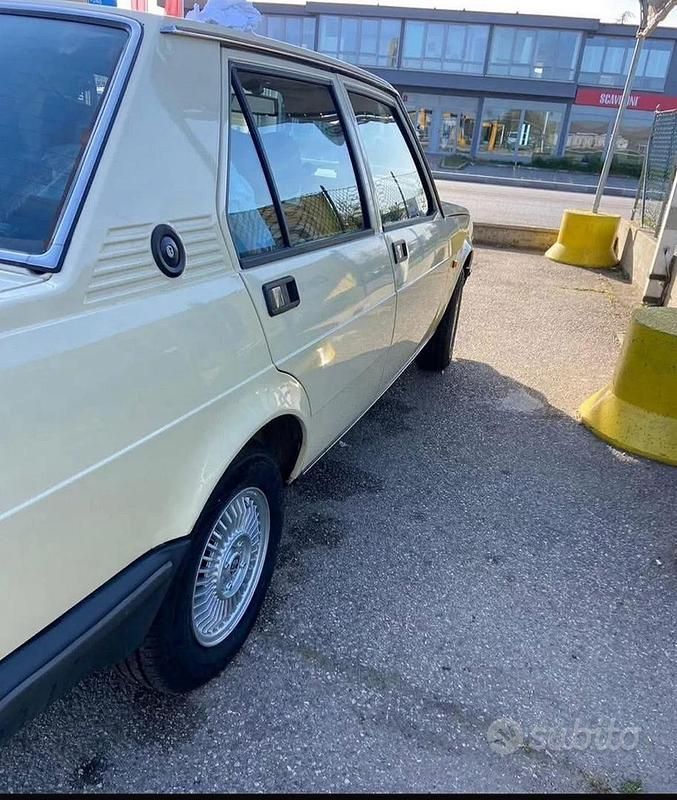 Usata Alfa Romeo Giulietta 1980 Giallo Berlina