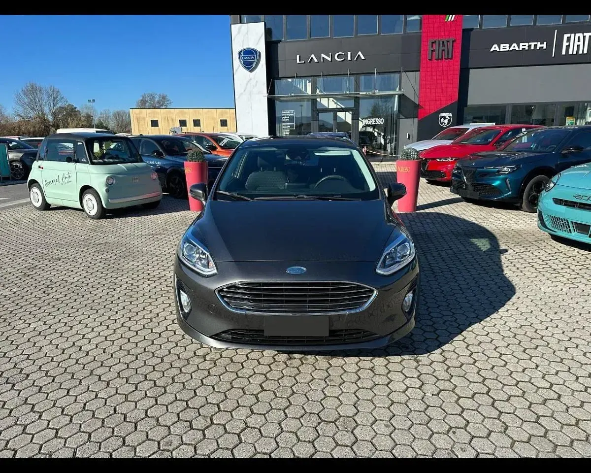 Usata Ford Fiesta Titanium 101 CV (74 kW) 2017 Grigio Utilitaria