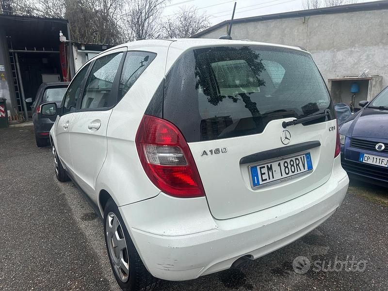 Usata Mercedes A160 Style 108 CV (79 kW) 2012 Bianco Berlina