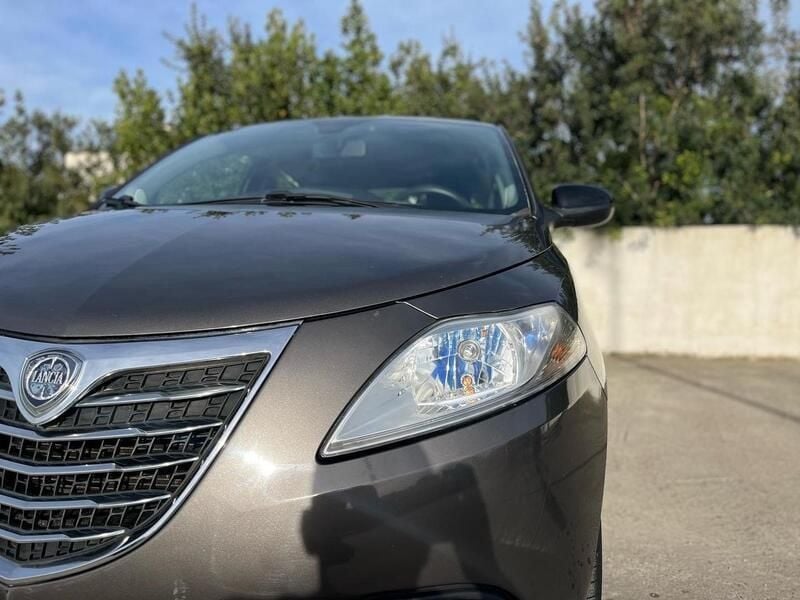 Usata Lancia Ypsilon Silver 95 CV (69 kW) 2011 Grigio Utilitaria
