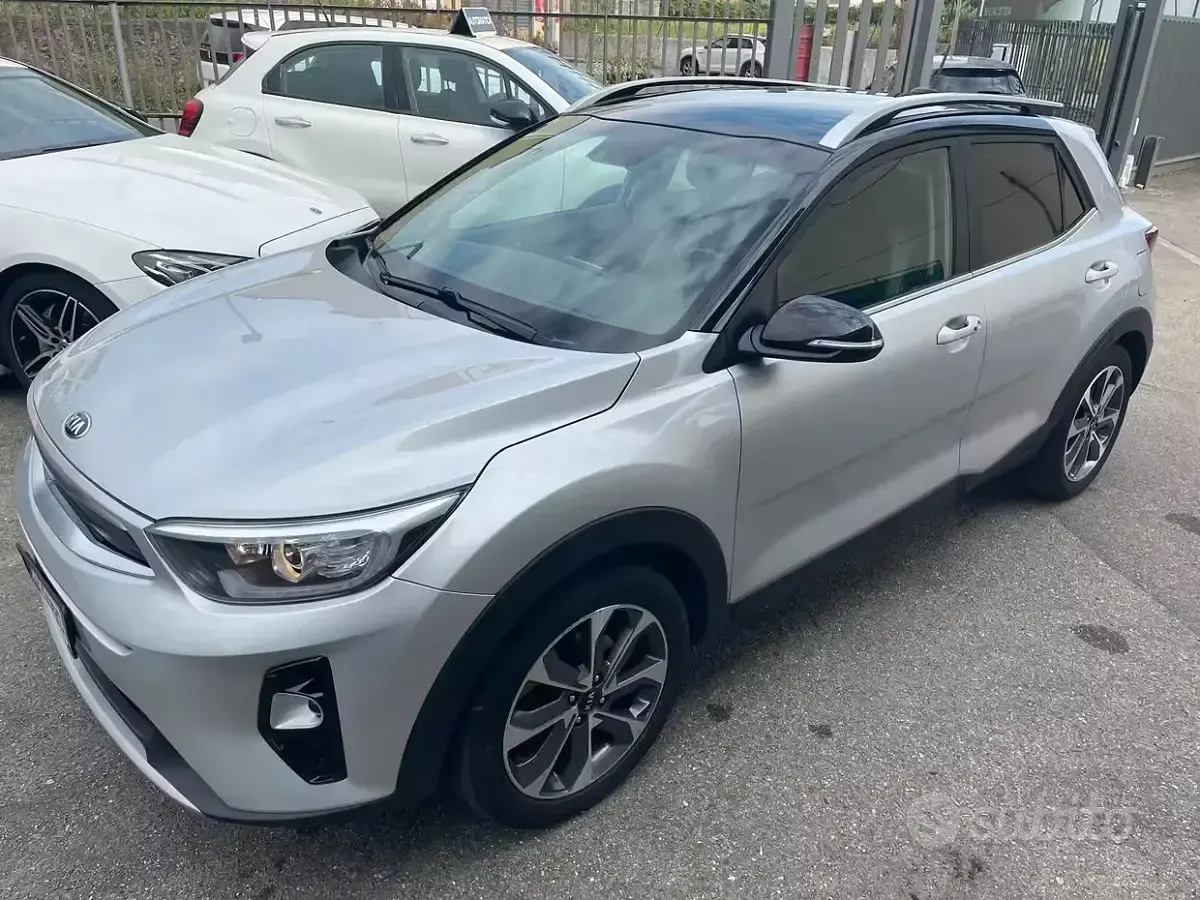 Usata Kia Stonic Urban 110 CV (80 kW) 2018 Grigio SUV