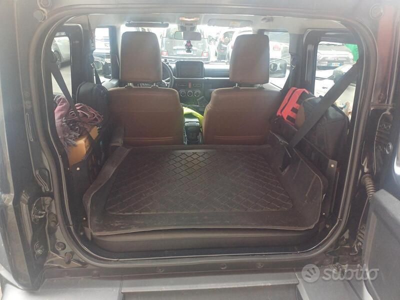 Usata Suzuki Jimny 102 CV (75 kW) 2020 Nero SUV