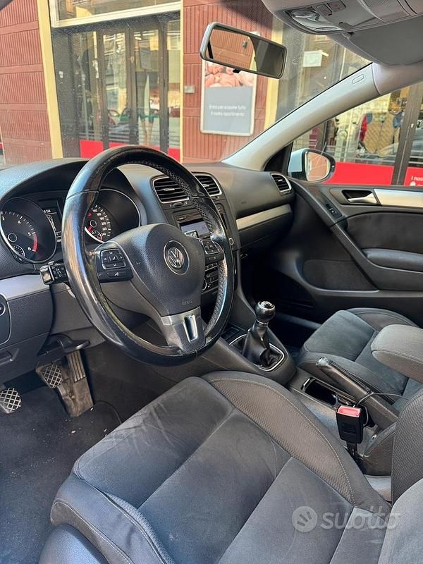 Usata VW Golf VI 110 CV (80 kW) 2010 Bianco Utilitaria