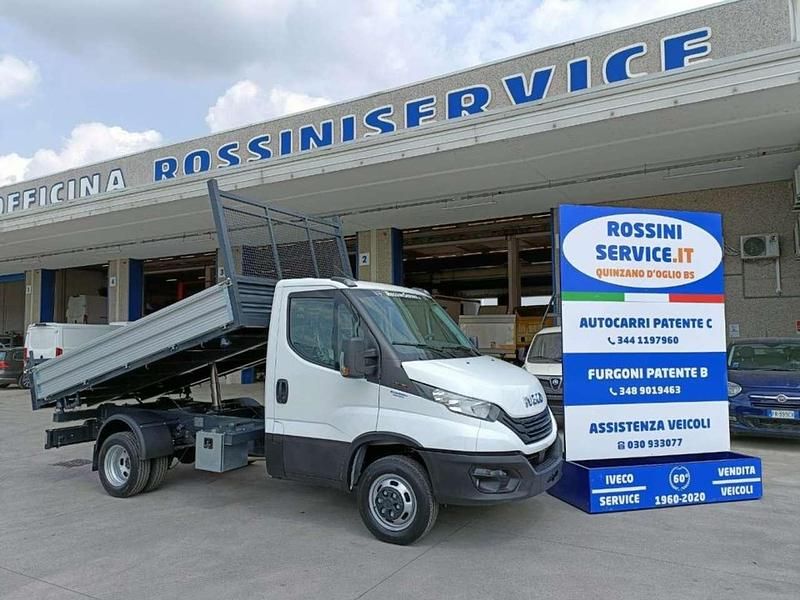 Bianco Nuova 2025 Iveco Daily Furgone | 45.500 € (Molto cara) - Immagine 1/4