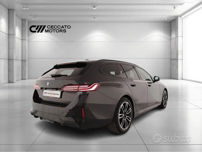 Usata BMW 520 M Sport 197 CV (144 kW) 2025 Grigio Station wagon