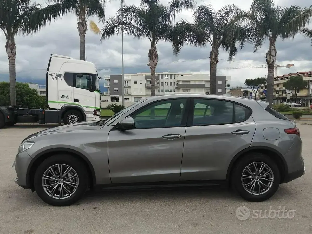 Usata Alfa Romeo Stelvio 150 CV (110 kW) 2018 Grigio SUV
