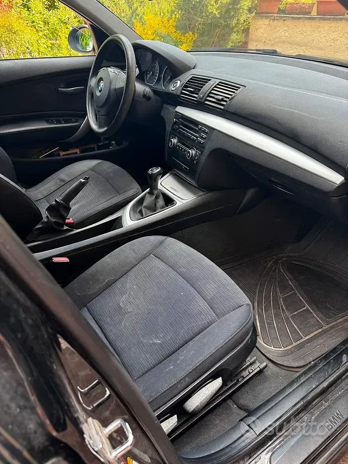 Usata BMW 120 163 CV (119 kW) 2007 Nero Utilitaria