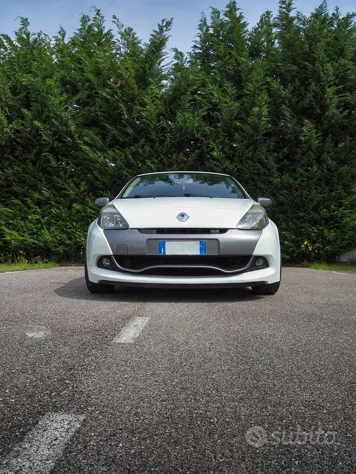 Usata Renault Clio III R.S. 200 CV (147 kW) 2009 Berlina