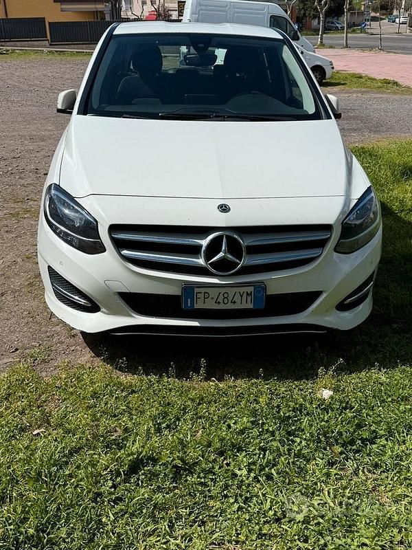Usata Mercedes B180 16 CV (11 kW) 2018 Bianco Monovolume