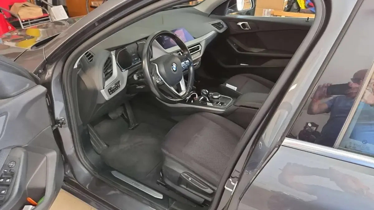 Usata BMW 118 Advantage 150 CV (110 kW) 2020 Grigio Utilitaria