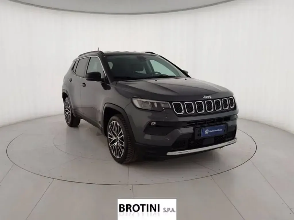 Usata Jeep Compass Limited 131 CV (96 kW) 2023 Grigio metallizzato SUV