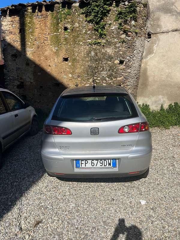 Usata Seat Ibiza Stylance 75 CV (55 kW) 2003 Grigio Utilitaria