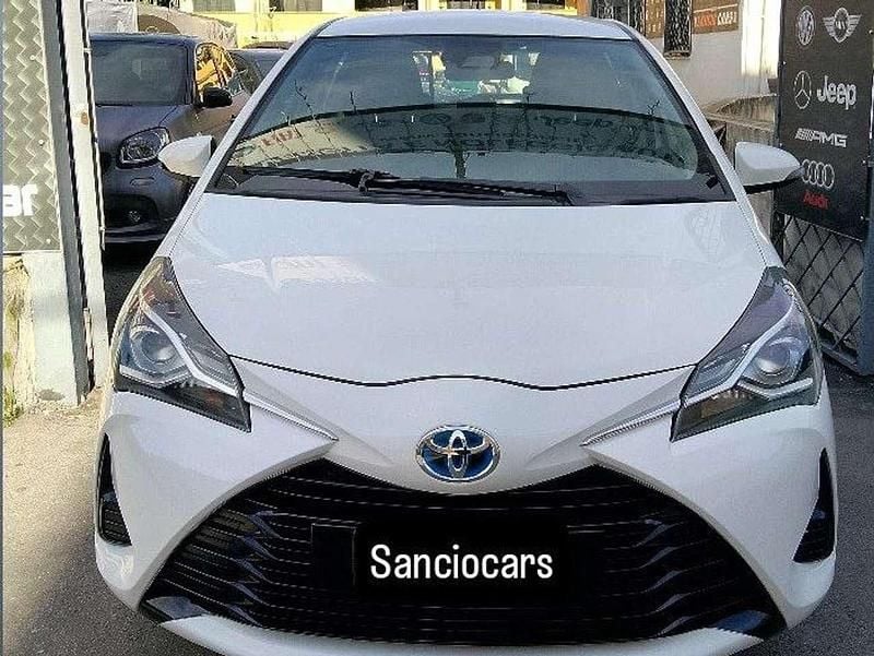 Usata Toyota Yaris Hybrid Business Edition 73 CV (53 kW) 2019 Bianco Berlina