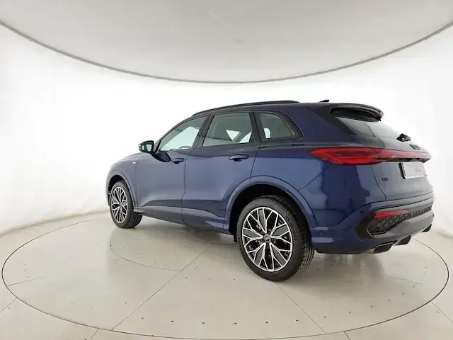 Nuova Audi Q5 S-Line 204 CV (150 kW) 2025 Blu navarra metallizzato SUV