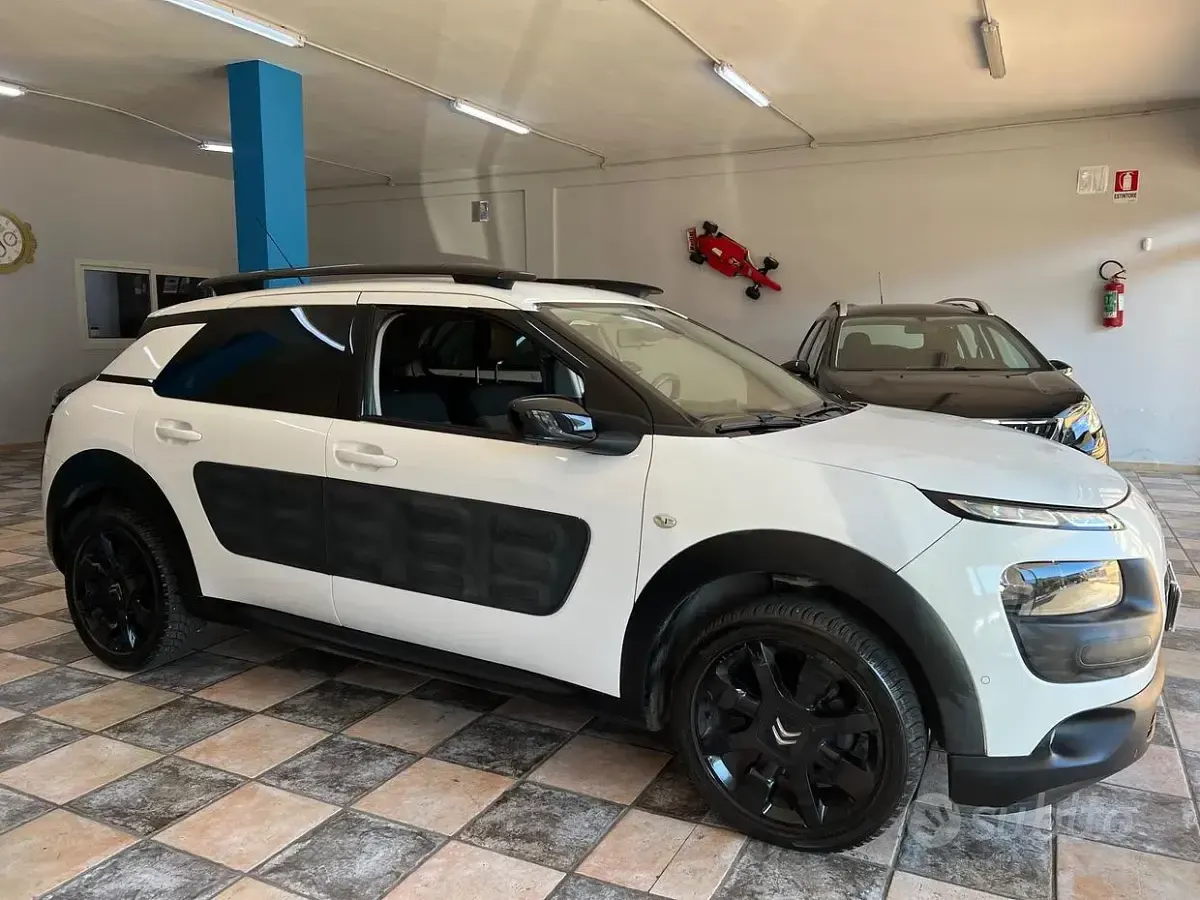 Usata Citroën C4 Cactus PureTech 82 CV (60 kW) 2016 Bianco Utilitaria
