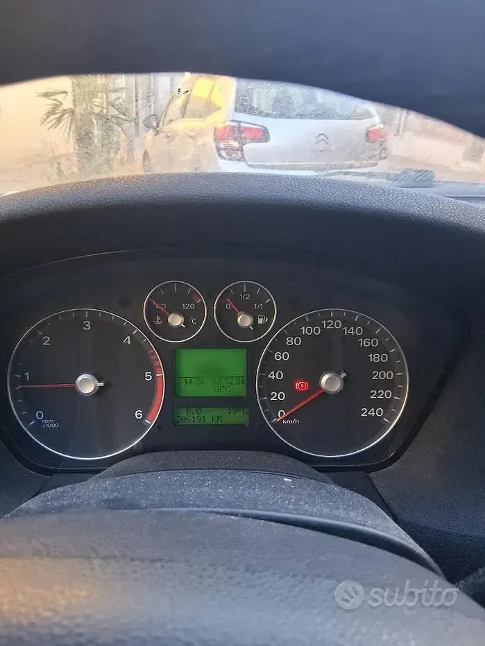 Usata Ford Focus 109 CV (80 kW) 2005 Grigio Station wagon