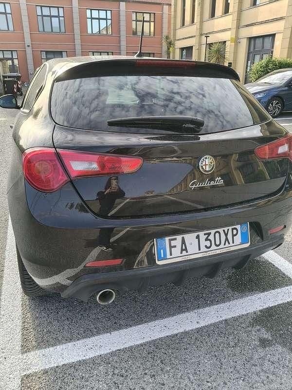 Usata Alfa Romeo Giulietta Sprint 120 CV (88 kW) 2015 Nero Utilitaria
