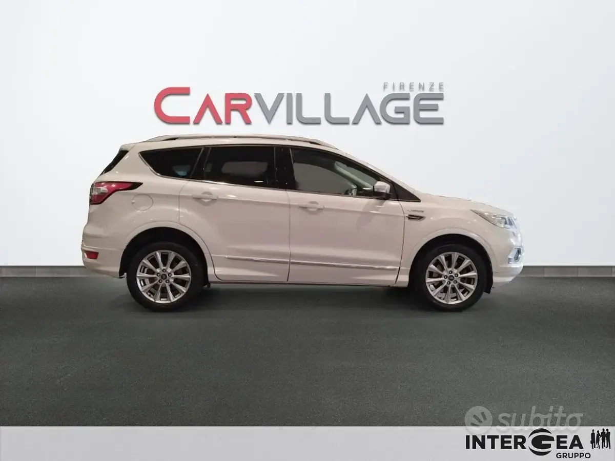 Usata Ford Kuga Vignale 179 CV (131 kW) 2019 Bianco SUV