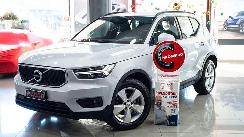 Bianco Usata 2020 Volvo XC40 Momentum SUV | 20.999 € (Buon prezzo) - Immagine 1/4