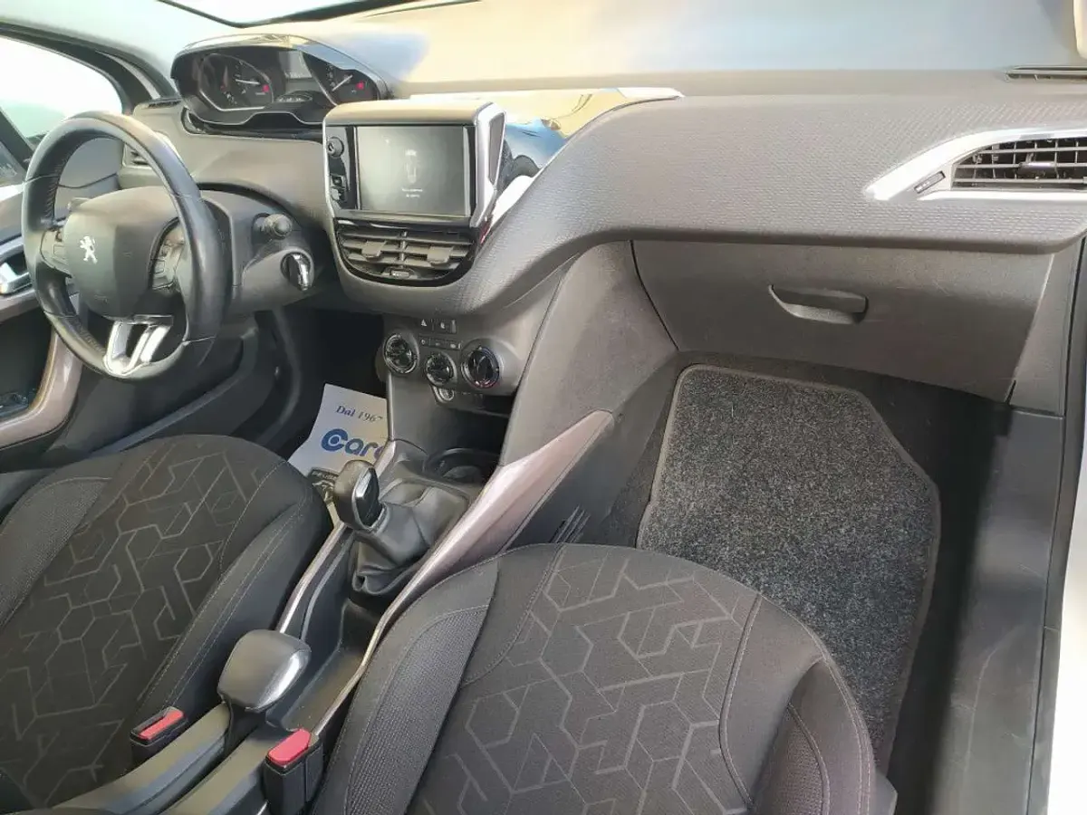 Usata Peugeot 2008 Active 99 CV (72 kW) 2016 Bianco SUV