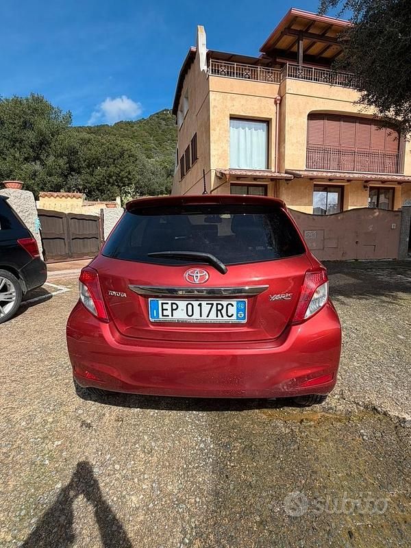 Usata Toyota Yaris 99 CV (72 kW) 2012 Utilitaria