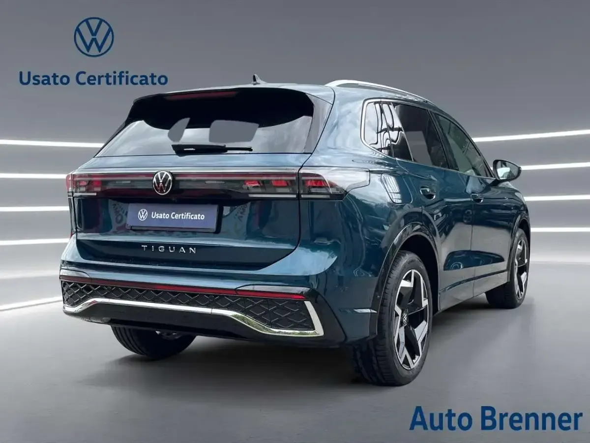 Usata VW Tiguan R-line 150 CV (110 kW) 2025 Nightshade blue metallic SUV