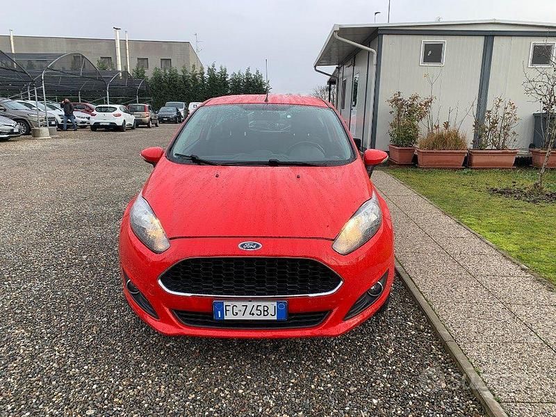 Usata Ford Fiesta 95 CV (69 kW) 2016 Rosso Utilitaria