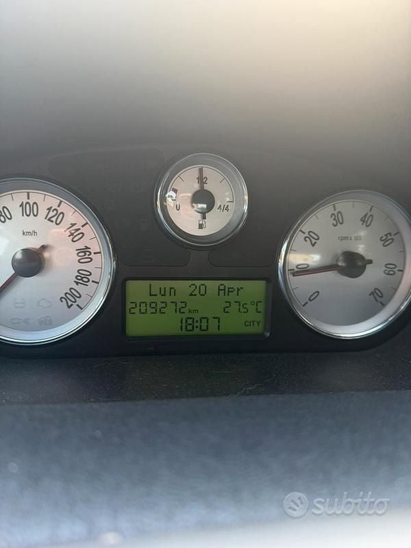 Usata Lancia Ypsilon 75 CV (55 kW) 2011 Nero Utilitaria