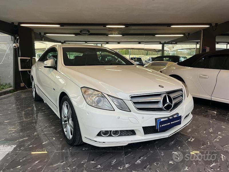 Usata Mercedes E220 Executive 169 CV (124 kW) 2013 Bianco Coupé