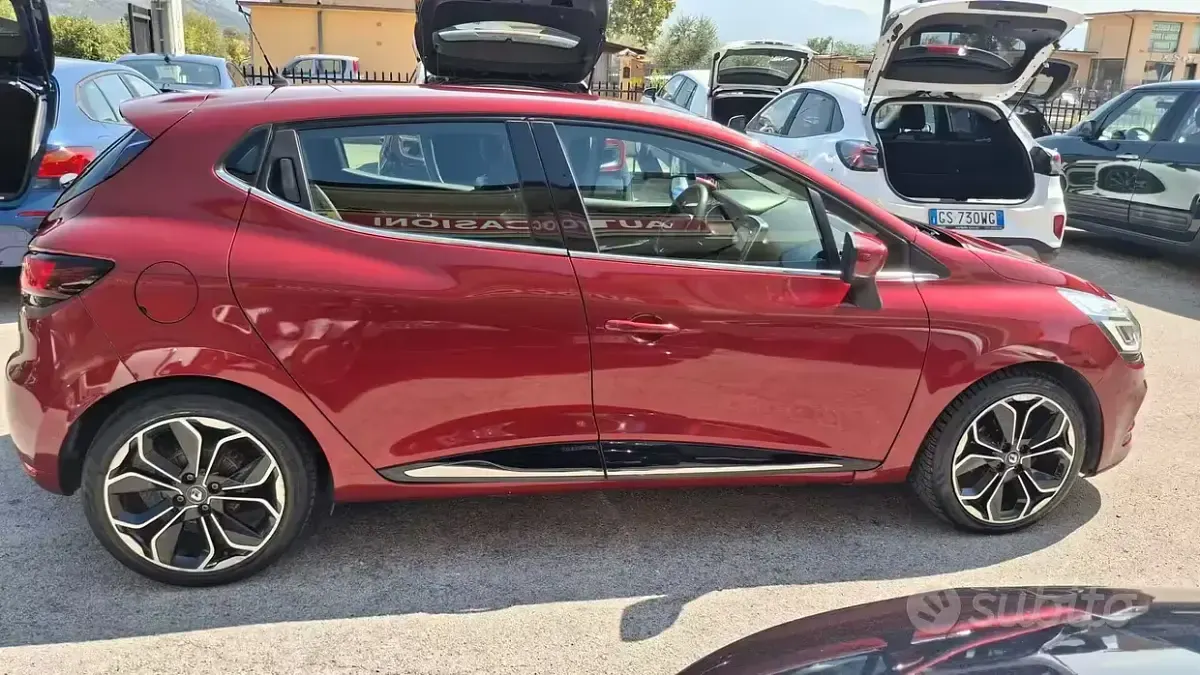 Usata Renault Clio IV Intens 75 CV (55 kW) 2017 Marrone Berlina