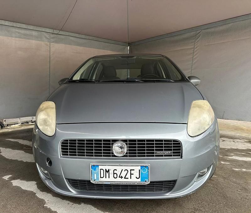 Usata Fiat Grande Punto Emotion 90 CV (66 kW) 2007 Grigio Utilitaria