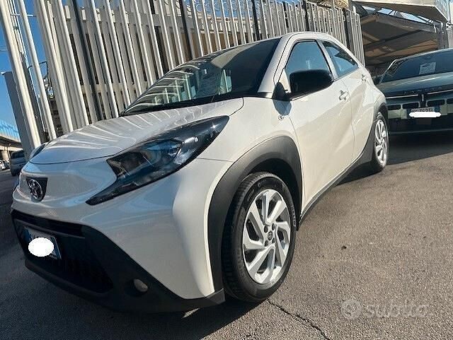 Bianco Usata 2022 Toyota Aygo X SUV | 14.900 € (Buon prezzo) - Immagine 1/4