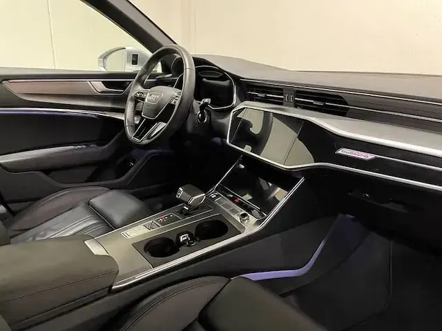 Begagnad Audi A6 Business 286 HK (210 kW) 2022 Silver Kombi