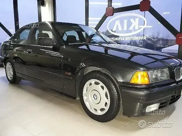 Usata BMW 1600 90 CV (66 kW) 1994 Nero Berlina