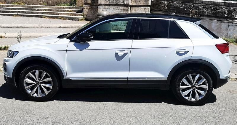 Bianco Usata 2020 VW T-Roc SUV | 20.500 € (Buon prezzo) - Immagine 1/4