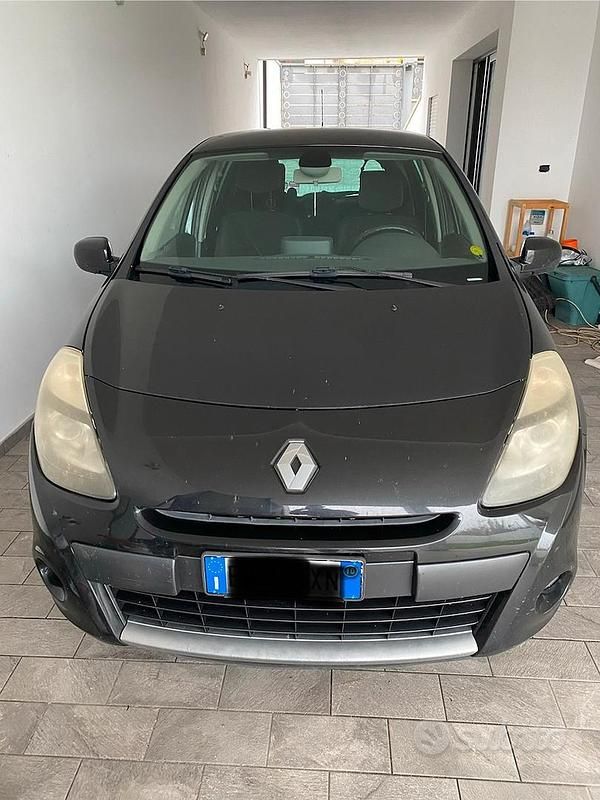 Usata Renault Clio II 85 CV (62 kW) 2010 Nero Utilitaria