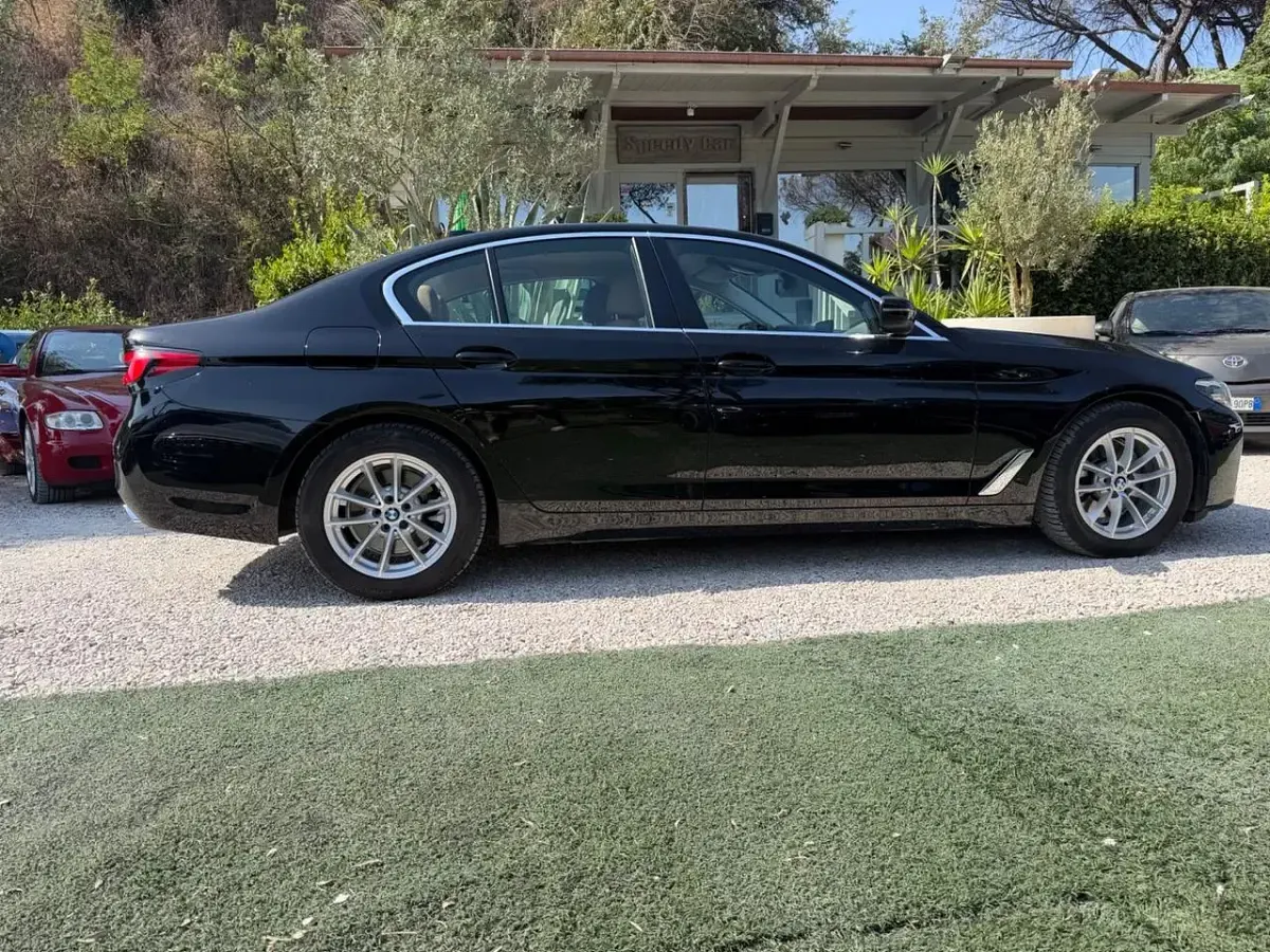 Usata BMW 518 M Sport 149 CV (109 kW) 2022 Nero Berlina