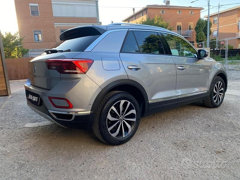 Usata VW T-Roc Style 110 CV (80 kW) 2022 Grigio SUV