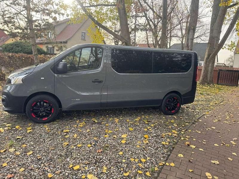 Usata Renault Trafic Expression 145 CV (106 kW) 2018 Grigio Monovolume