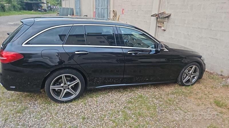 Nero Usata 2017 Mercedes C220 AMG Station wagon | 17.500 € (Molto cara) - Immagine 1/4