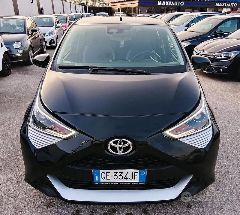 Usata Toyota Aygo 72 CV (52 kW) 2021 Nero Utilitaria