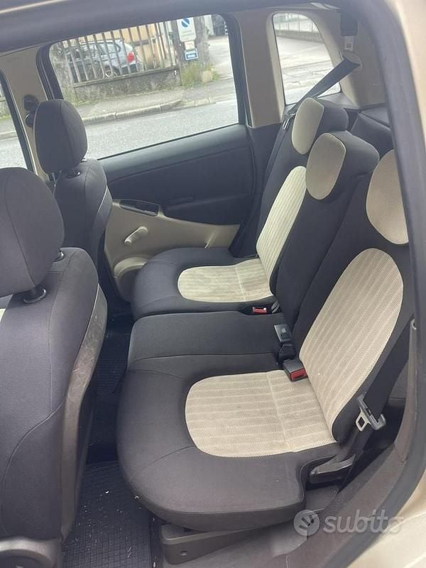 Usata Lancia Musa 90 CV (66 kW) 2004 Marrone Monovolume