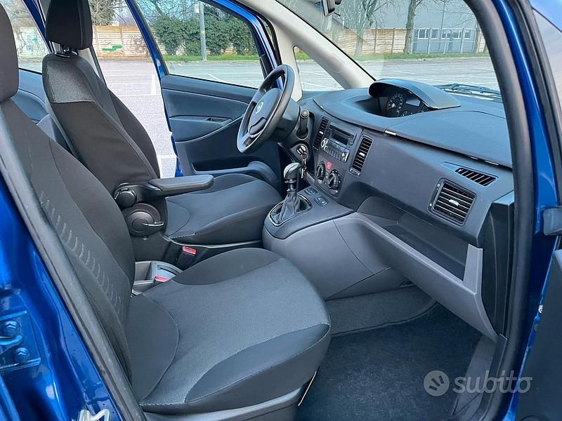 Usata Fiat Idea 95 CV (69 kW) 2006 Blu Monovolume
