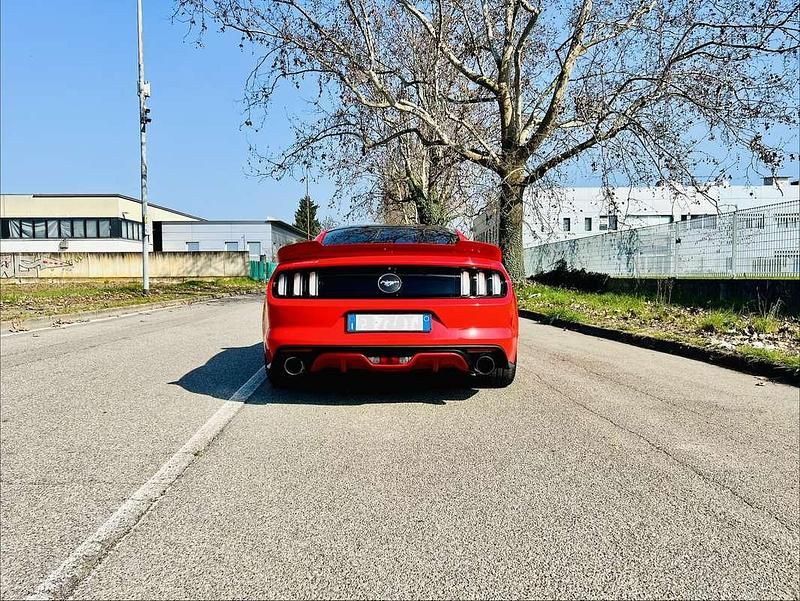 Usata Ford Mustang Fastback 317 CV (233 kW) 2018 Rosso Coupé