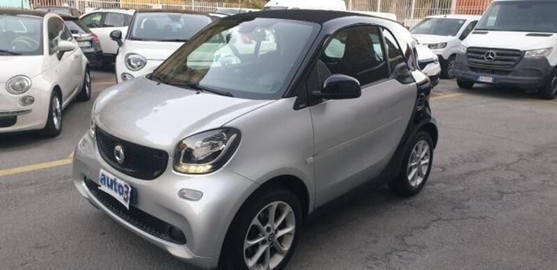 Usata Smart ForTwo Coupé Passion 71 CV (52 kW) 2016 Argento Utilitaria