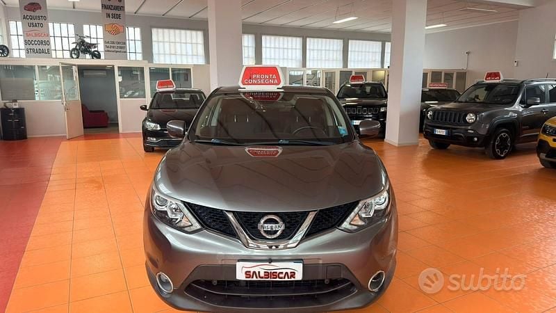 Usata Nissan Qashqai Acenta 110 CV (80 kW) 2017 Grigio SUV